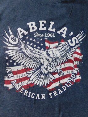 T Shirt Cabela's Sporting Goods An American Tradition US Flag Eagle Size XL